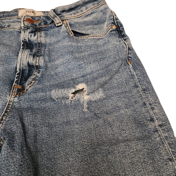New Look Tori Mom Distressed Crop Jeans - Picture 4 of 10